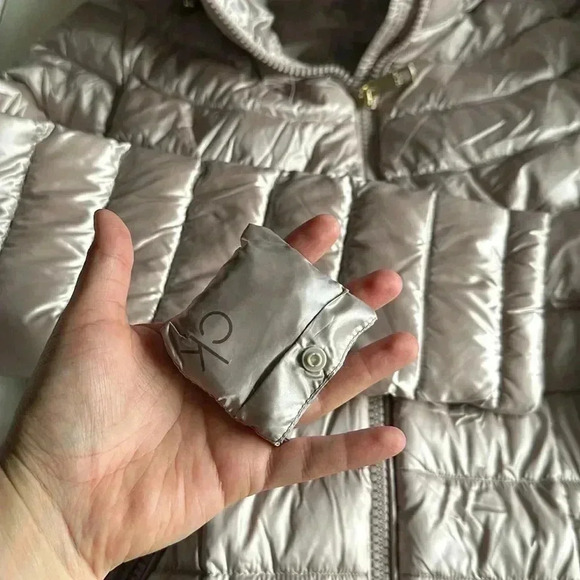 Calvin Klein - Picture 7 of 7